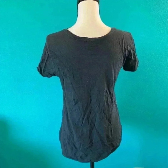 ⭐️ J crew tee shirt in size xs - Picture 2 of 4